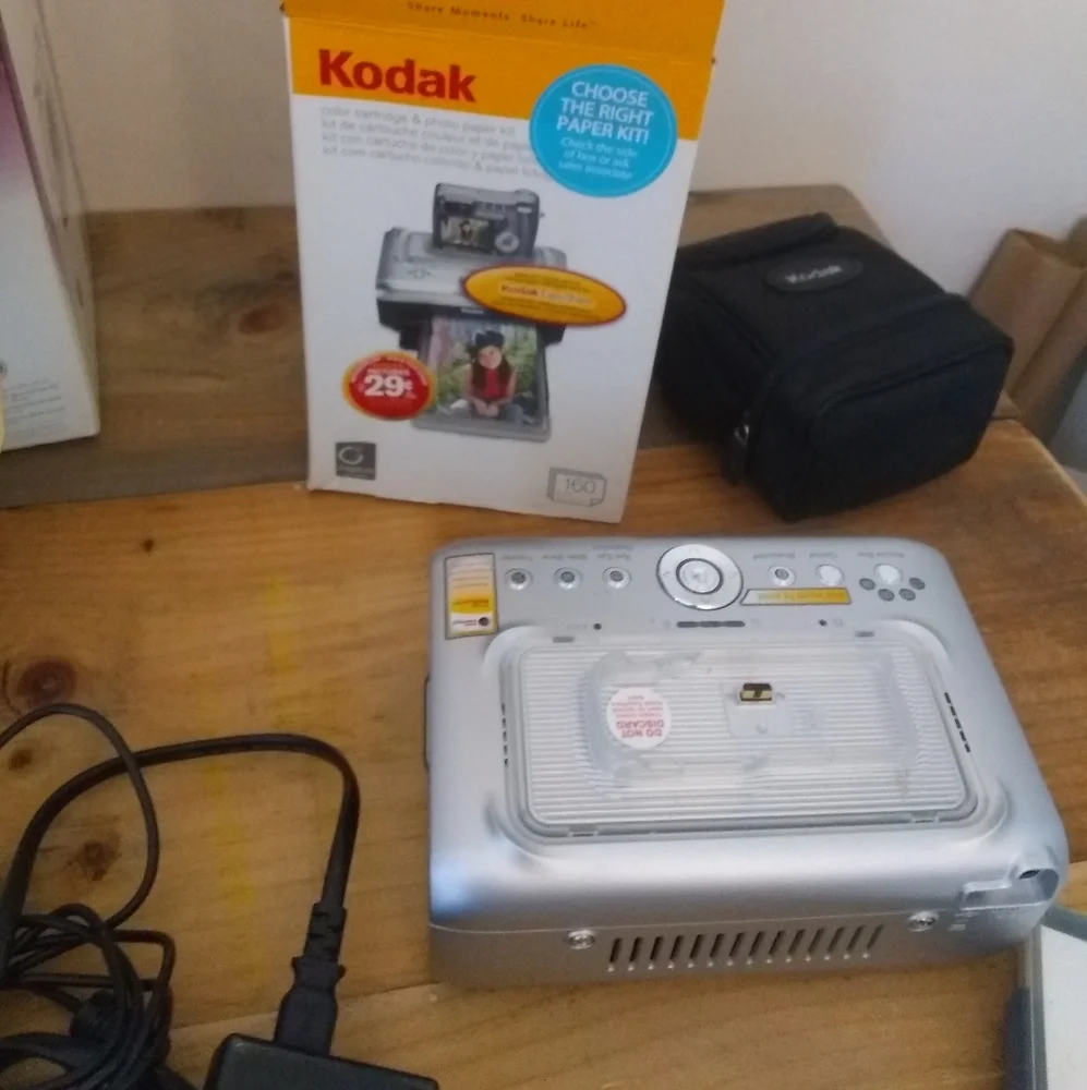 Kodak Easy Share C643 Printer Dock & Digital Camera Bundle
